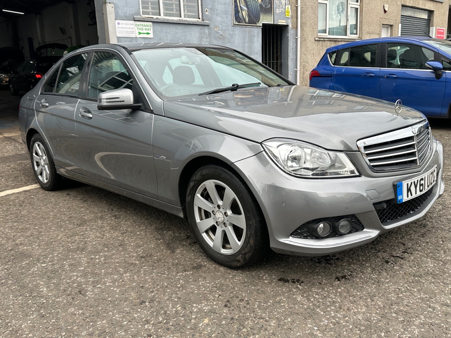 Used Mercedes-Benz C Class 2011 for sale - 77898858: Photo 2