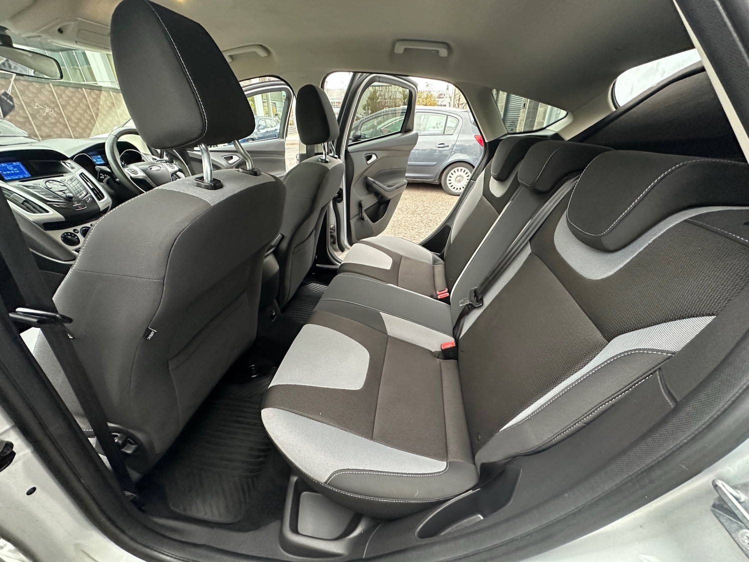 Used Ford Focus 2011 for sale - 76549033: Photo 16