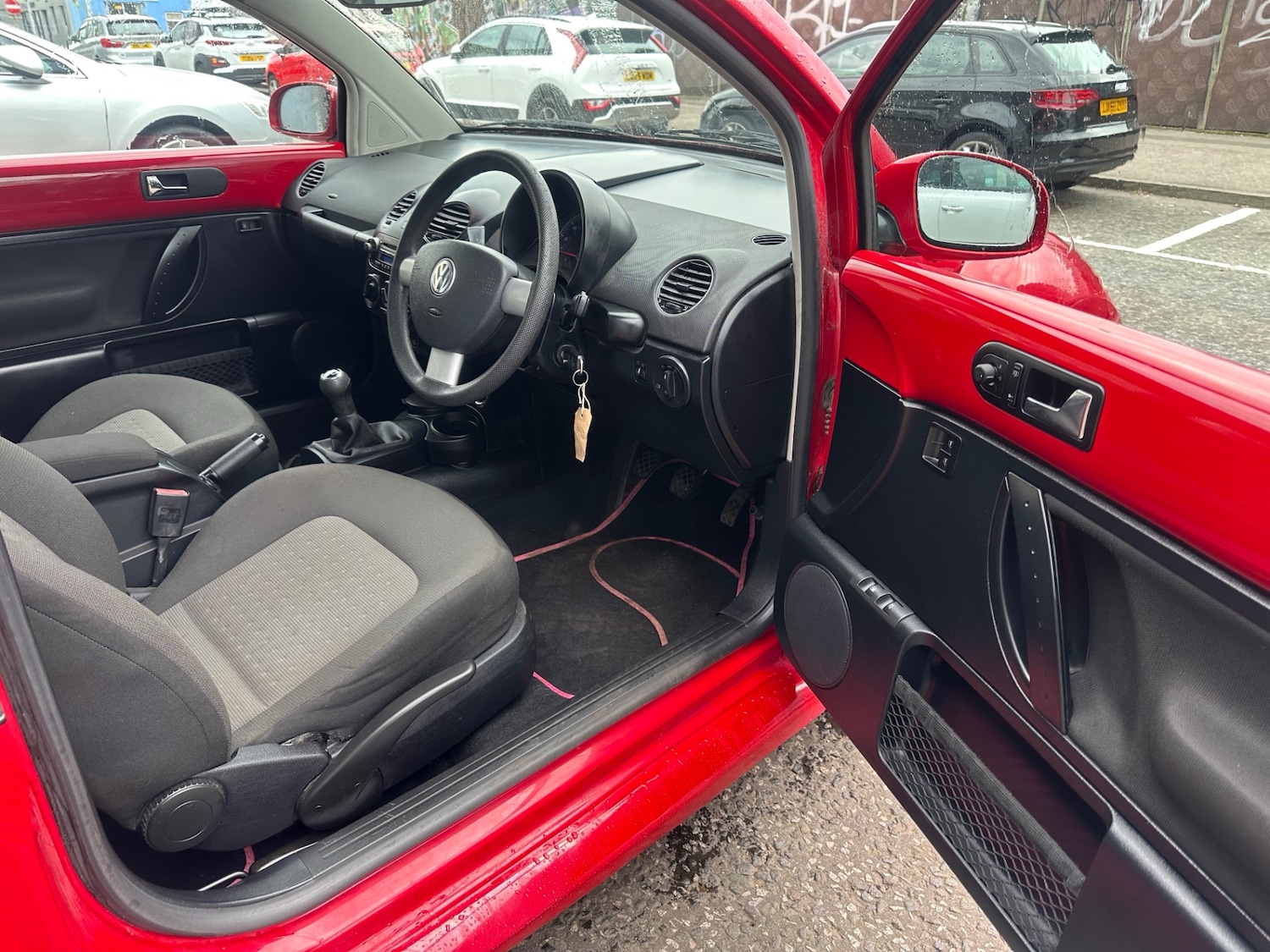 Used Volkswagen Beetle 2009 for sale - 76098987: Photo 11