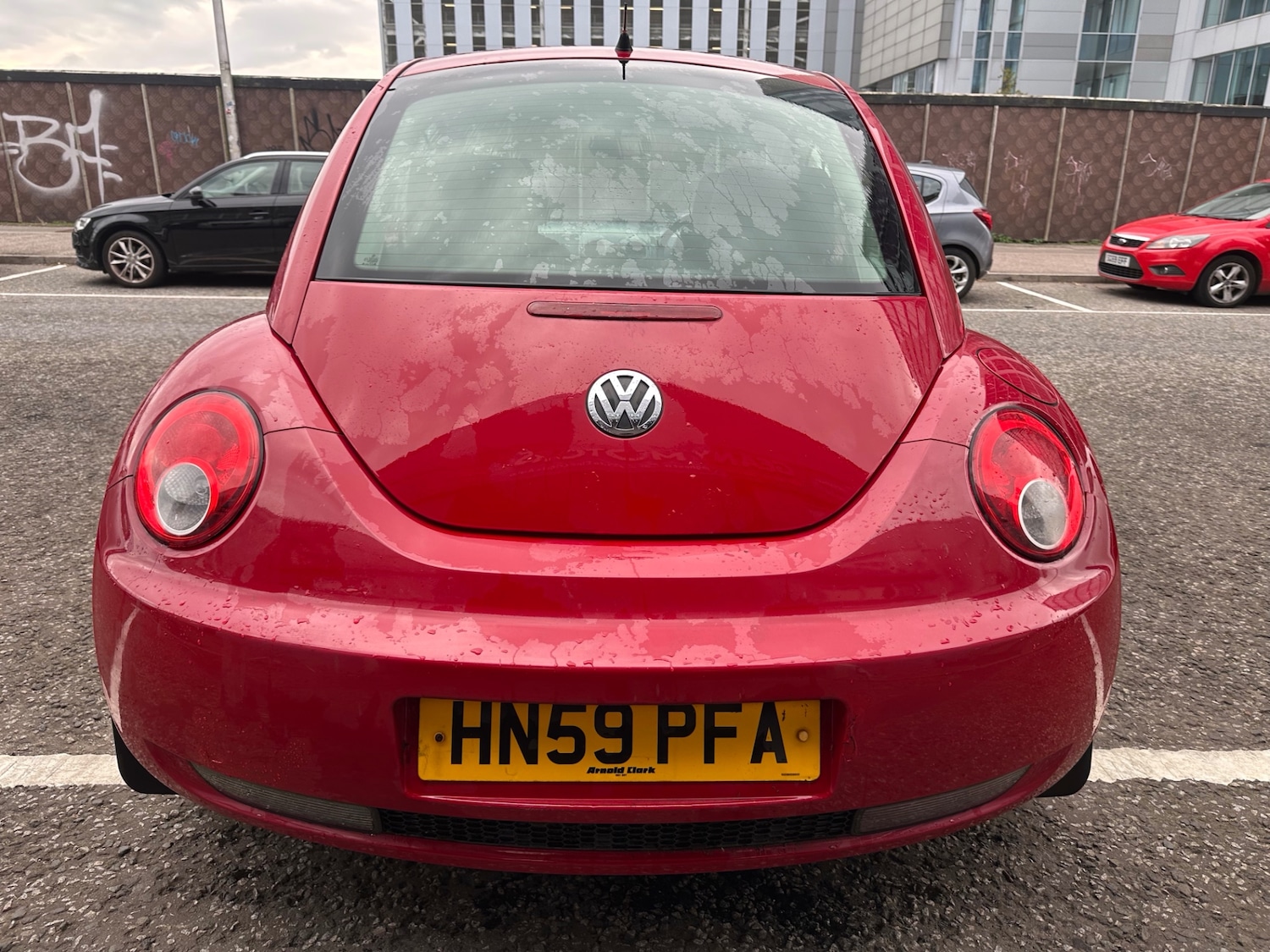 Used Volkswagen Beetle 2009 for sale - 76098987: Photo 2