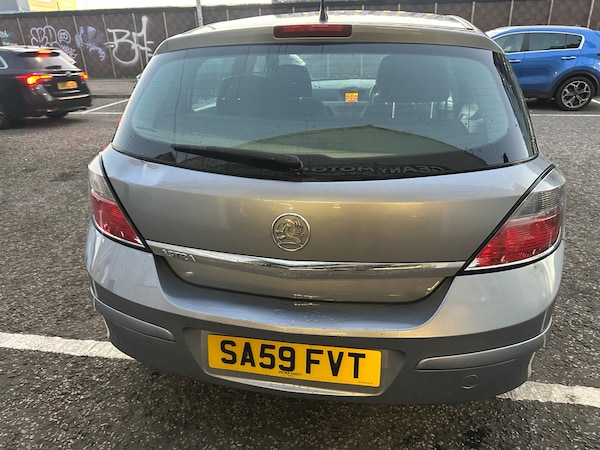 Used Vauxhall Astra 2009 for sale - 76282571: Photo 2
