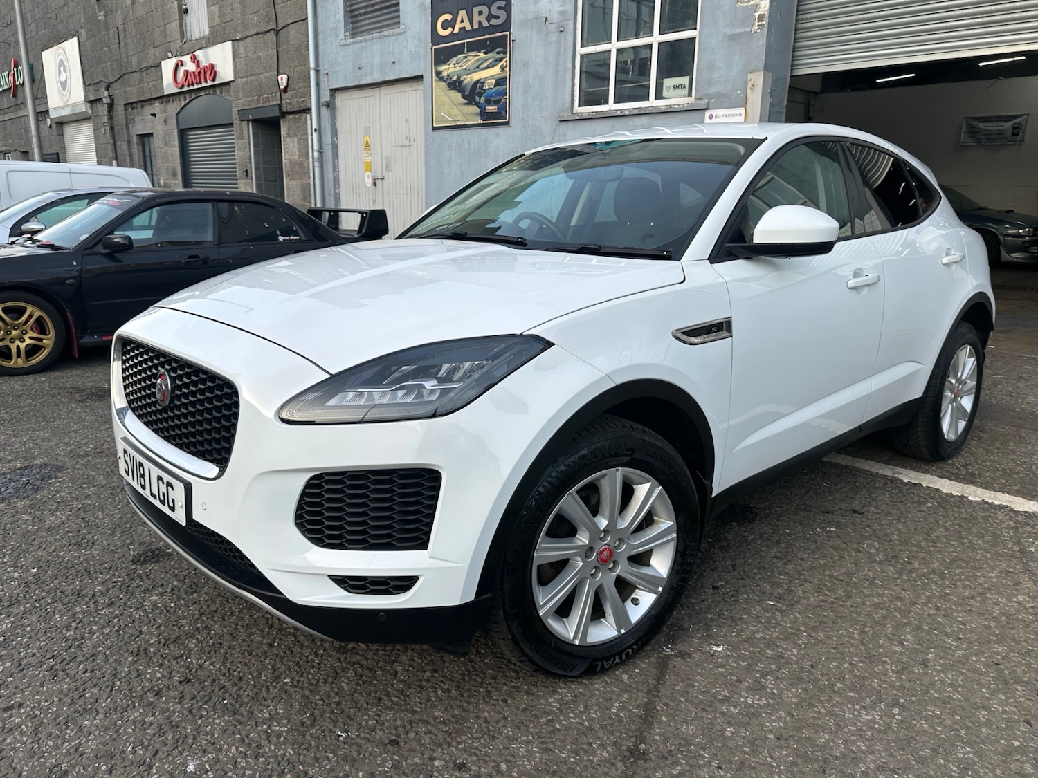 Used Jaguar E-Pace 2018 for sale - 77956915: Photo 4