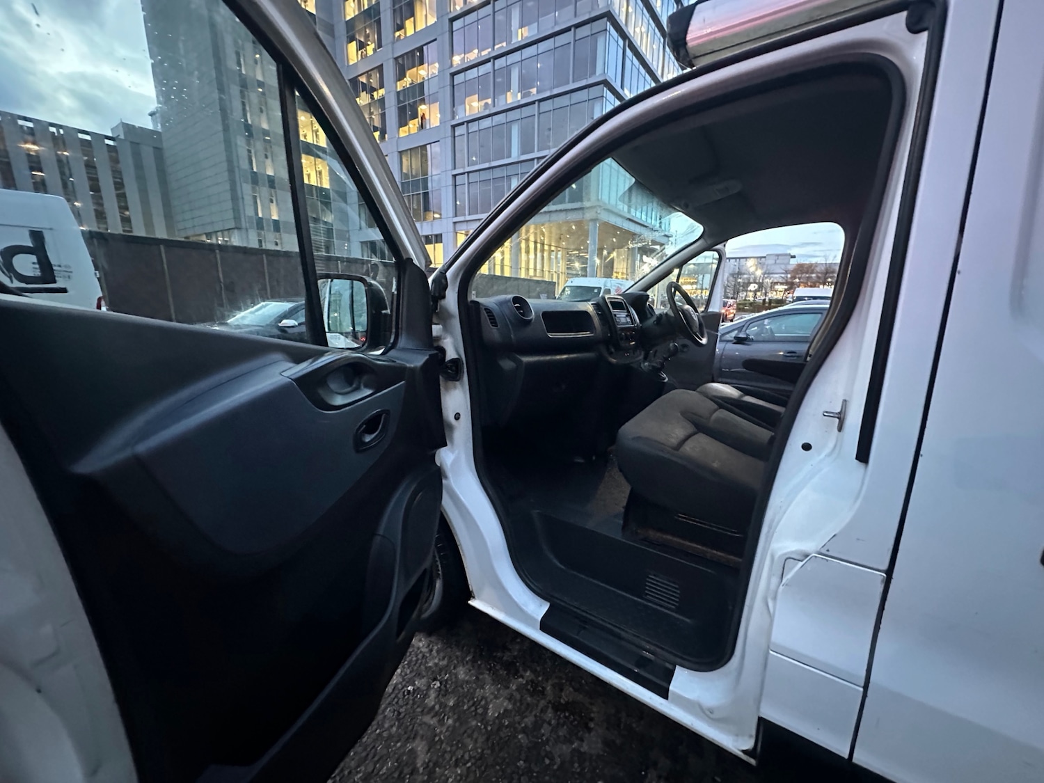 Used Vauxhall Vivaro 2017 for sale - 76837600: Photo 8