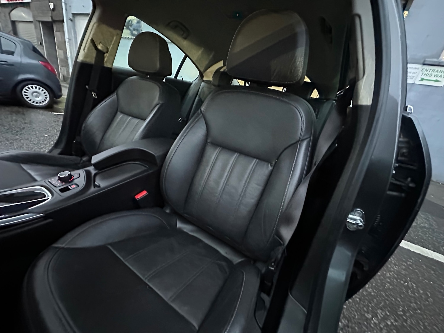 Used Vauxhall Insignia 2011 for sale - 76885280: Photo 11