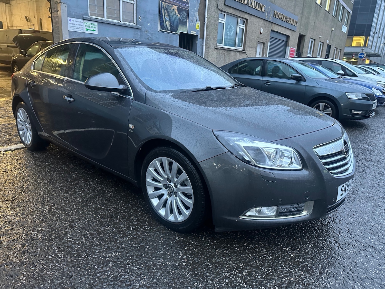 Used Vauxhall Insignia 2011 for sale - 76885280: Photo 2