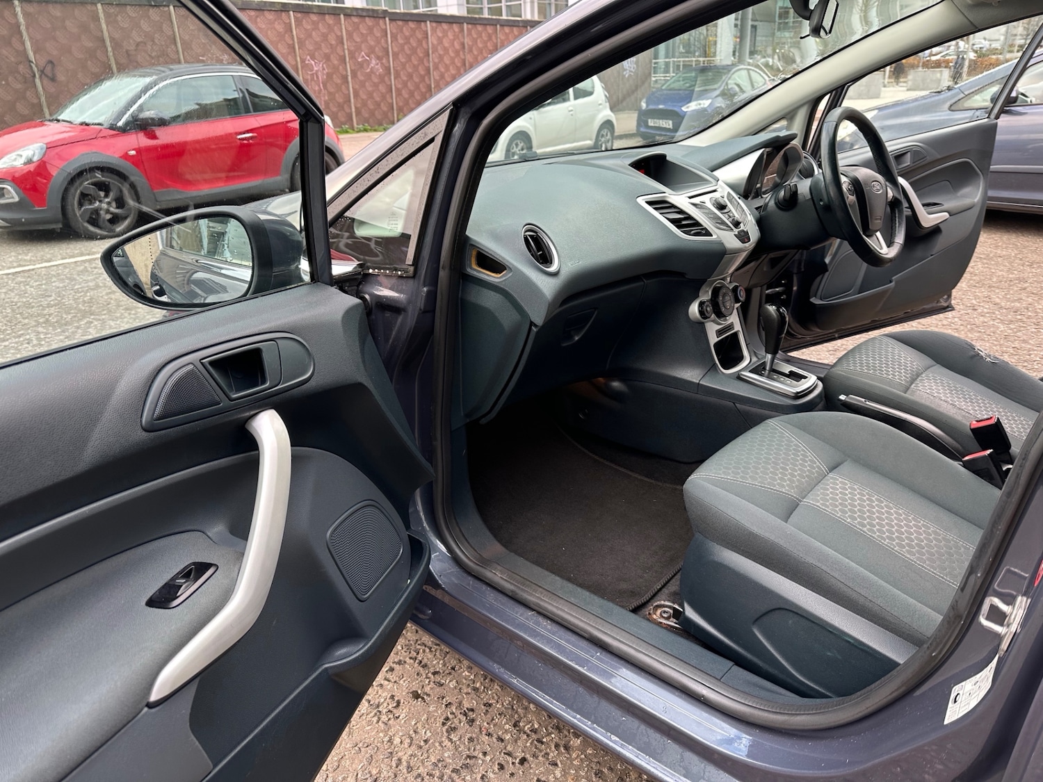 Used Ford Fiesta 2011 for sale - 76596907: Photo 10