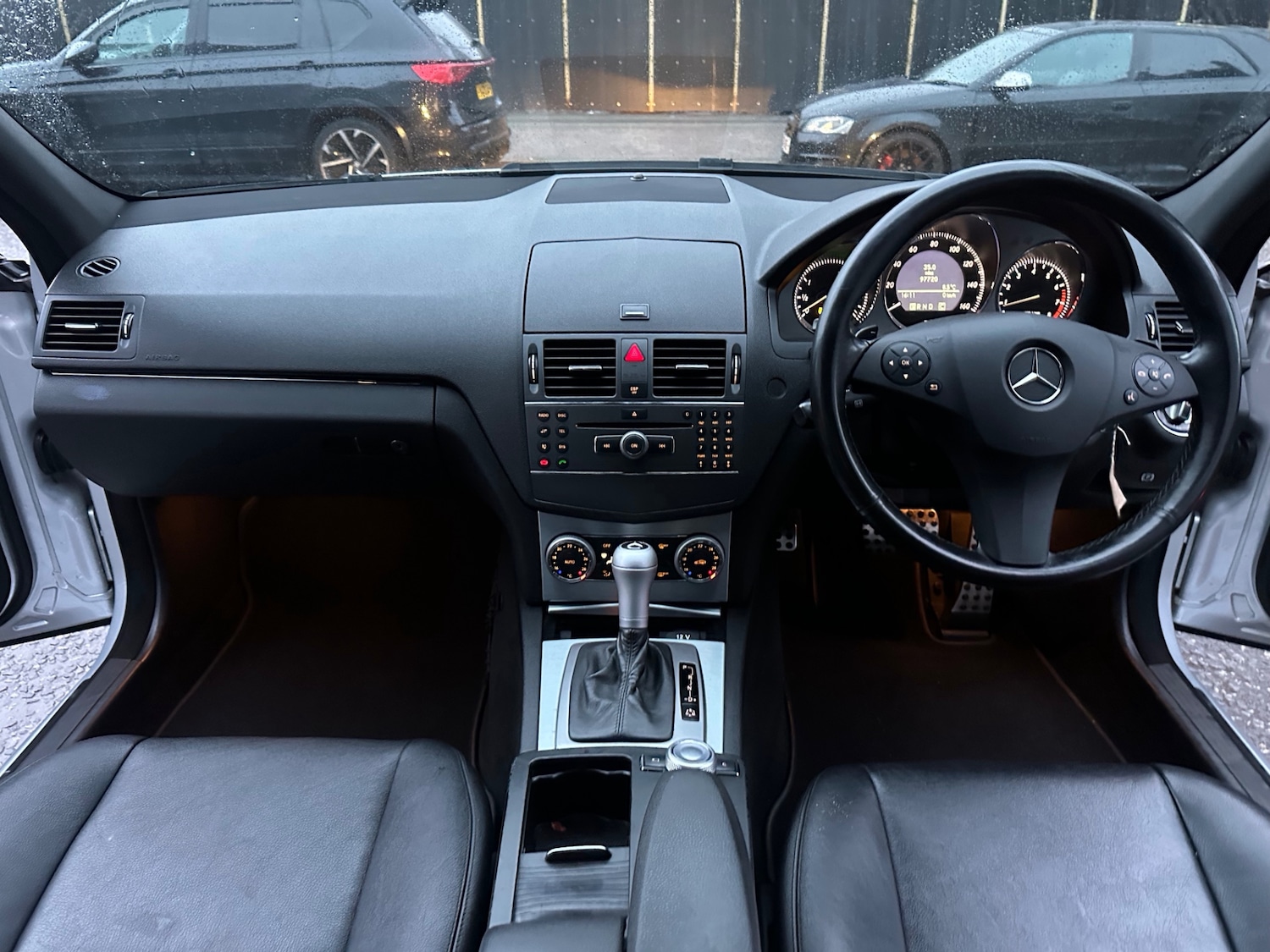 Used Mercedes-Benz C Class 2010 for sale - 77564351: Photo 11