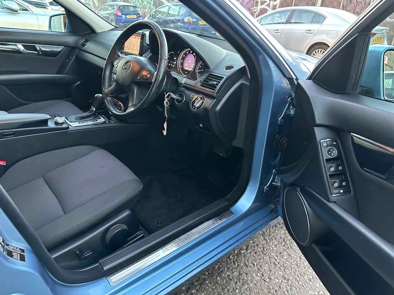 Used Mercedes-Benz C Class 2010 for sale - 76237497: Photo 11