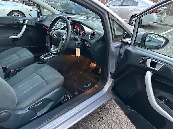 Used Ford Fiesta 2011 for sale - 76237489: Photo 14
