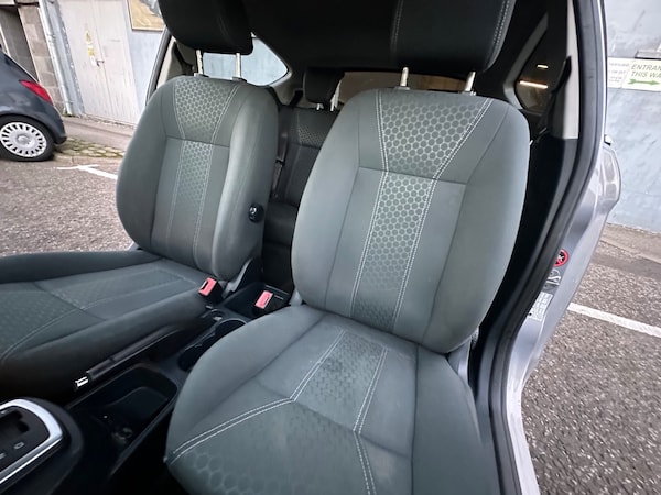 Used Ford Fiesta 2011 for sale - 76237489: Photo 16