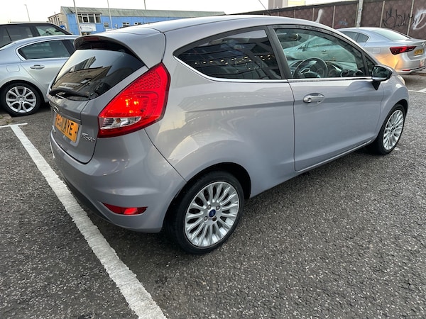 Used Ford Fiesta 2011 for sale - 76237489: Photo 6