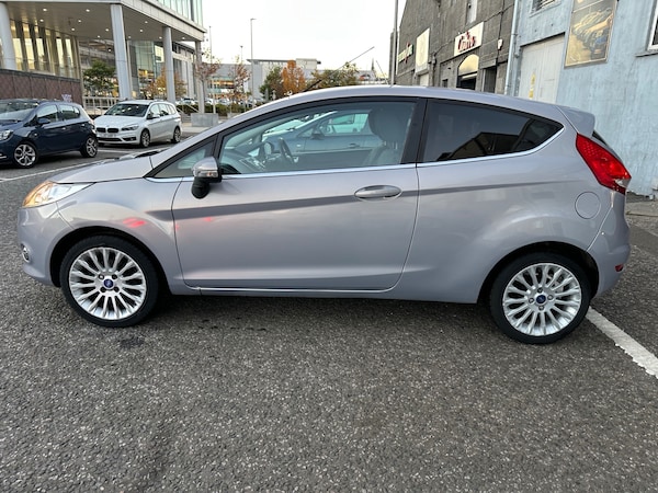 Used Ford Fiesta 2011 for sale - 76237489: Photo 8