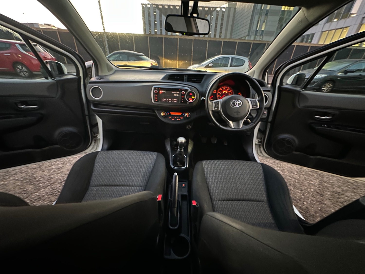 Used Toyota Yaris 2014 for sale - 77101617: Photo 12