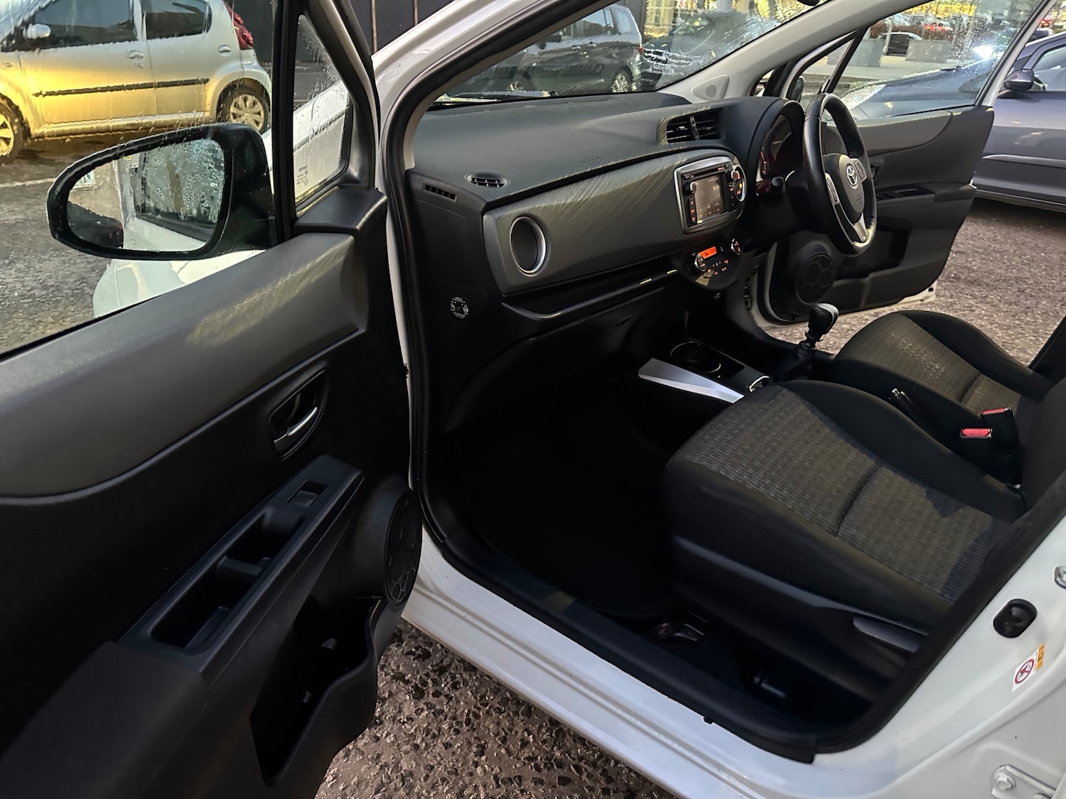 Used Toyota Yaris 2014 for sale - 77101617: Photo 14