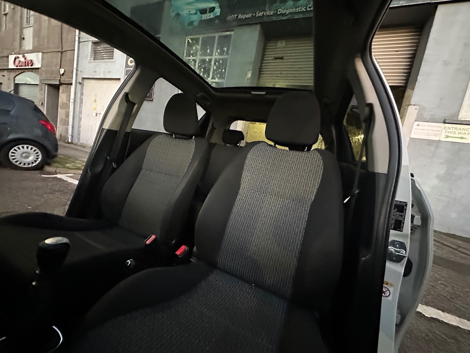 Used Toyota Yaris 2014 for sale - 77101617: Photo 15