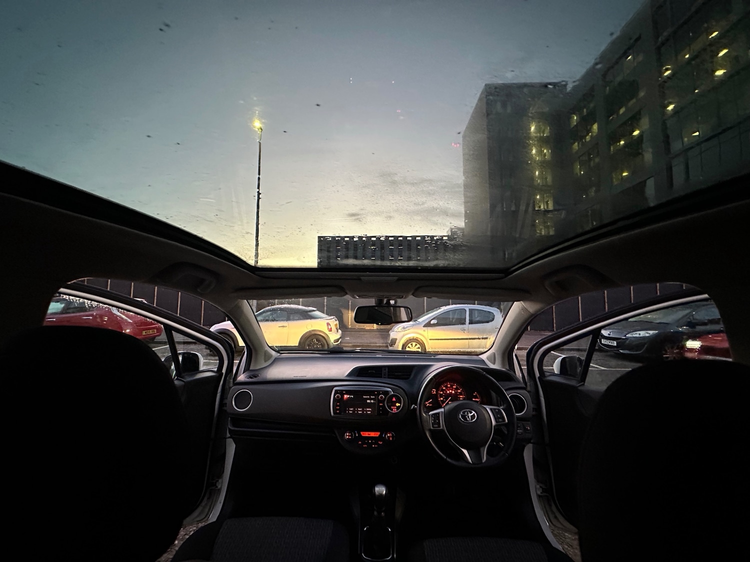 Used Toyota Yaris 2014 for sale - 77101617: Photo 16