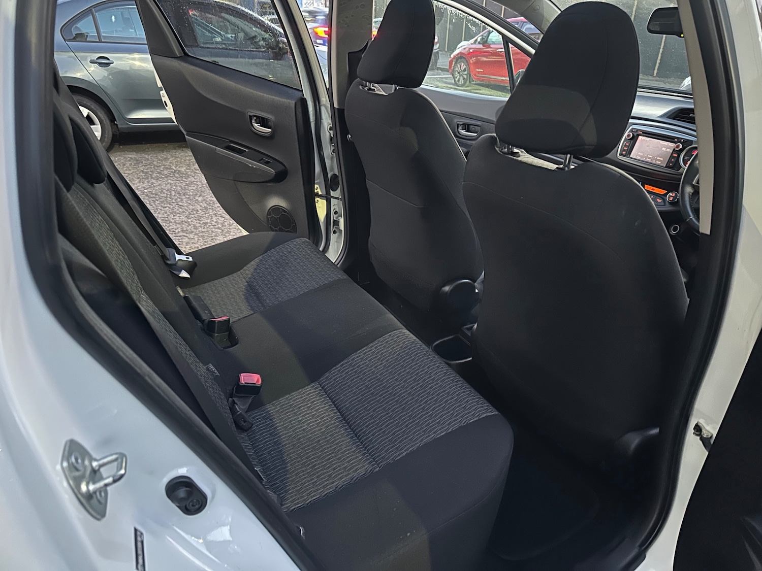 Used Toyota Yaris 2014 for sale - 77101617: Photo 17