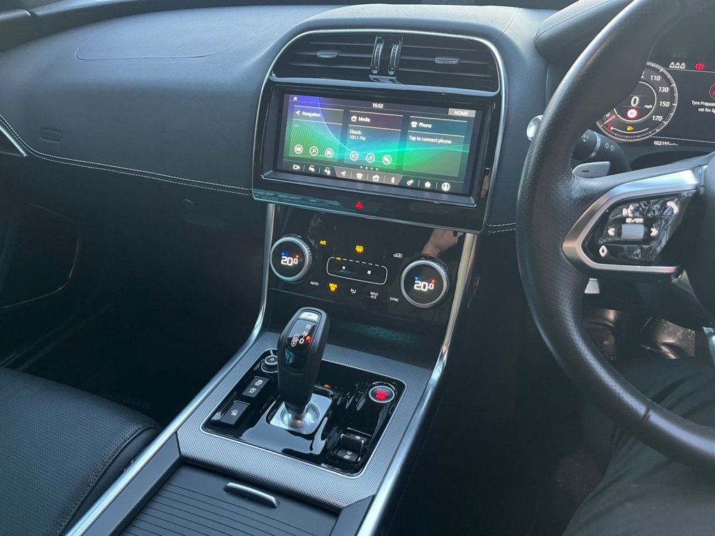 Used Jaguar XE 2020 for sale - 76740758: Photo 20