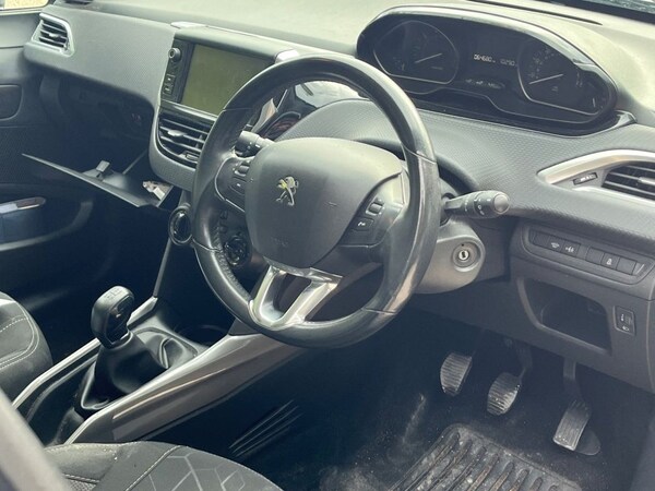 Used Peugeot 2008 2017 for sale - 76068845: Photo 4