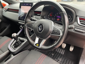 Used Renault Clio 2022 for sale - 76256279: Photo 4