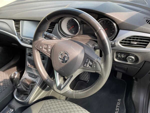 Used Vauxhall Astra 2017 for sale - 75062232: Photo 16