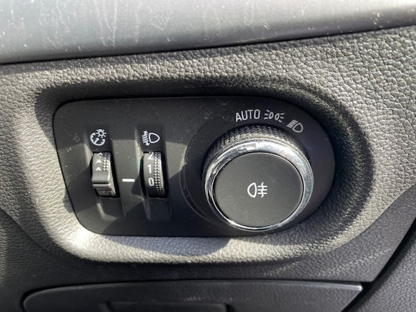 Used Vauxhall Astra 2017 for sale - 75062232: Photo 21