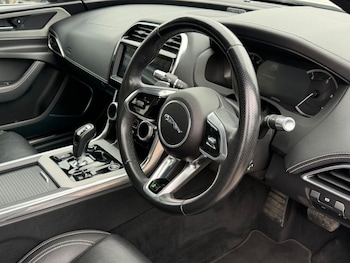 Used Jaguar XE 2019 for sale - 78919110: Photo