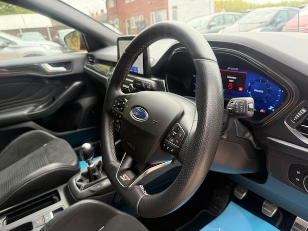 Used Ford Focus 2021 for sale - 76068859: Photo 4