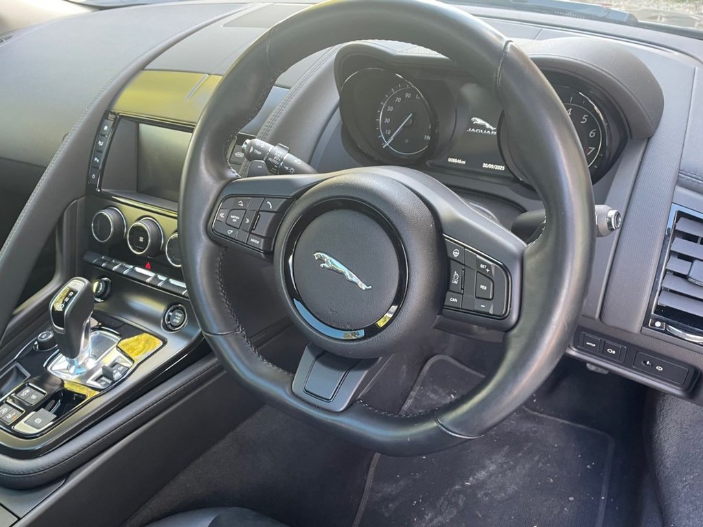 Used Jaguar F-Type 2015 for sale - 76119233: Photo 18