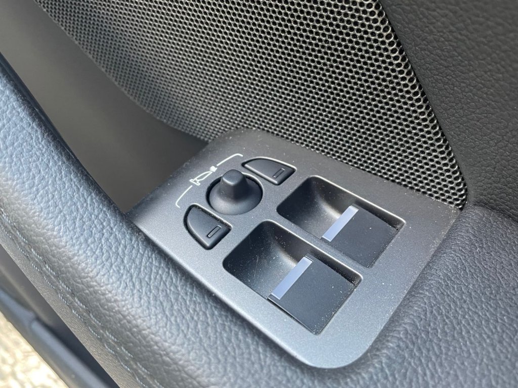 Used Jaguar F-Type 2015 for sale - 76119233: Photo 22