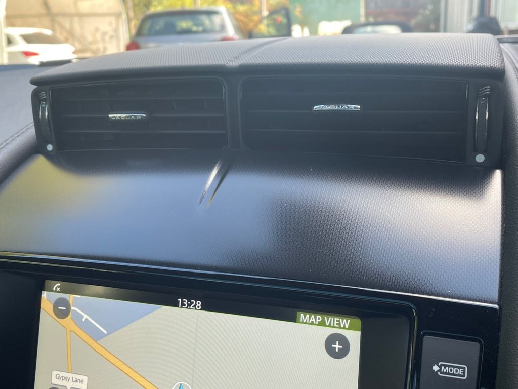 Used Jaguar F-Type 2015 for sale - 76119233: Photo 27