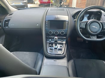 Used Jaguar F-Type 2015 for sale - 76119233: Photo 3