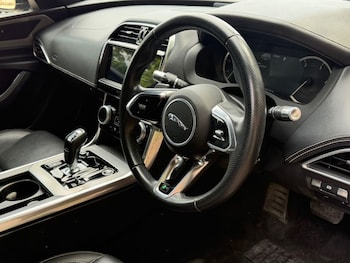 Used Jaguar XE 2019 for sale - 79103435: Photo