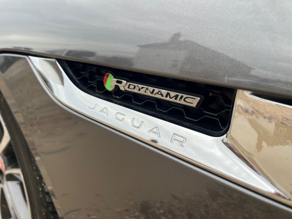 Used Jaguar F-Type 2019 for sale - 76396329: Photo 15