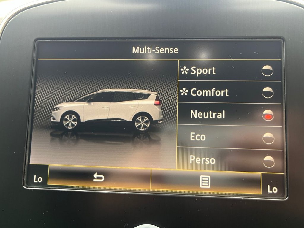 Used Renault Grand Scenic 2018 for sale - 76080691: Photo 24