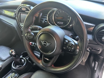 Used MINI Hatch 2019 for sale - 78658240: Photo
