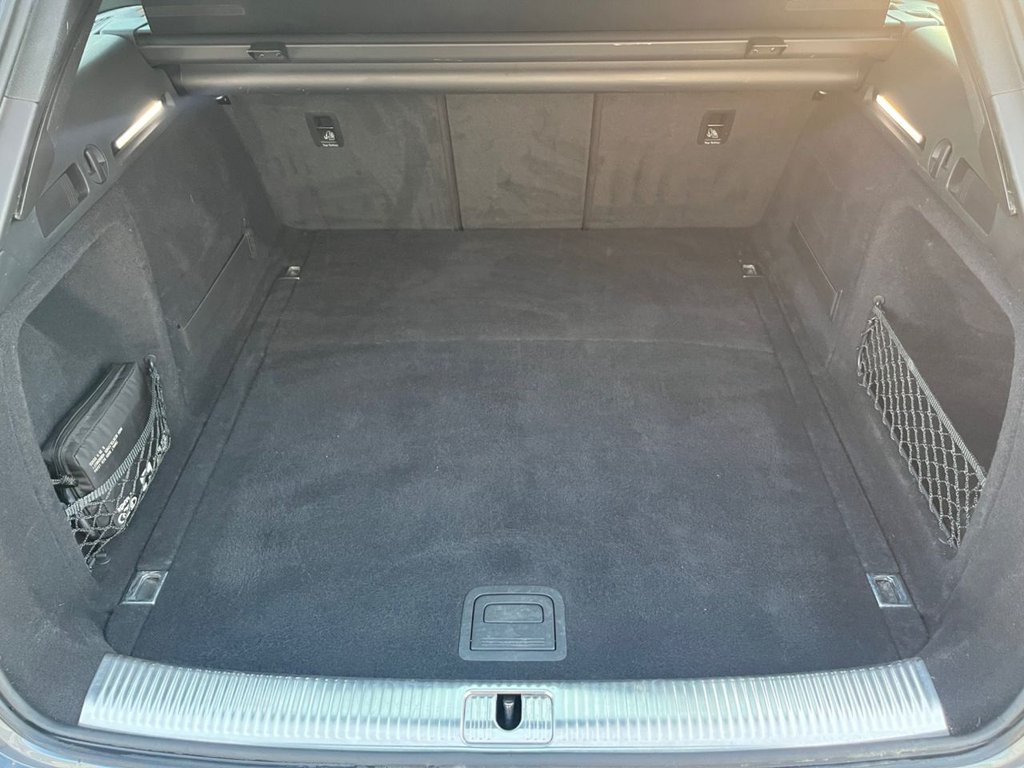 Used Audi A4 Avant 2019 for sale - 76642541: Photo 14