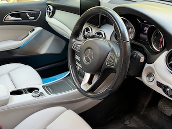 Used Mercedes-Benz GLA 2019 for sale - 79384542: Photo