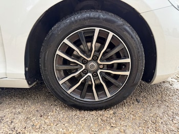 Used Volvo V40 2017 for sale - 78382366: Photo