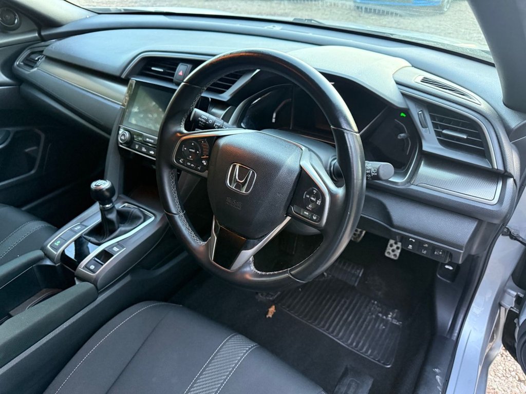 Used Honda Civic 2019 for sale - 76617635: Photo 15