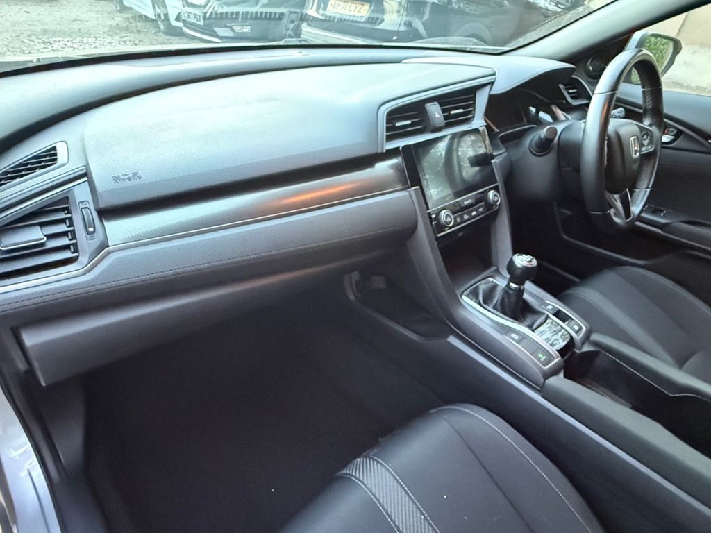 Used Honda Civic 2019 for sale - 76617635: Photo 16