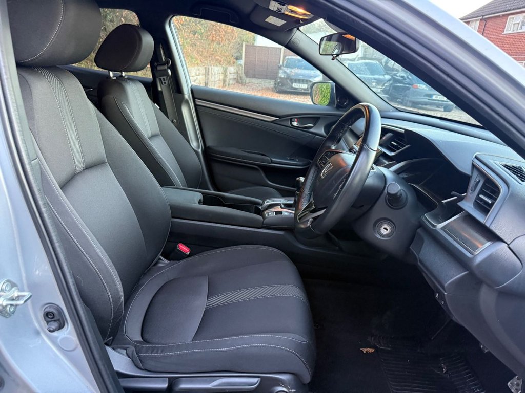 Used Honda Civic 2019 for sale - 76617635: Photo 18