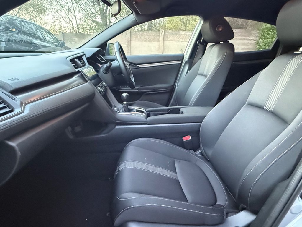 Used Honda Civic 2019 for sale - 76617635: Photo 19