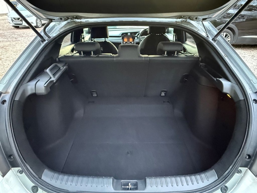 Used Honda Civic 2019 for sale - 76617635: Photo 24