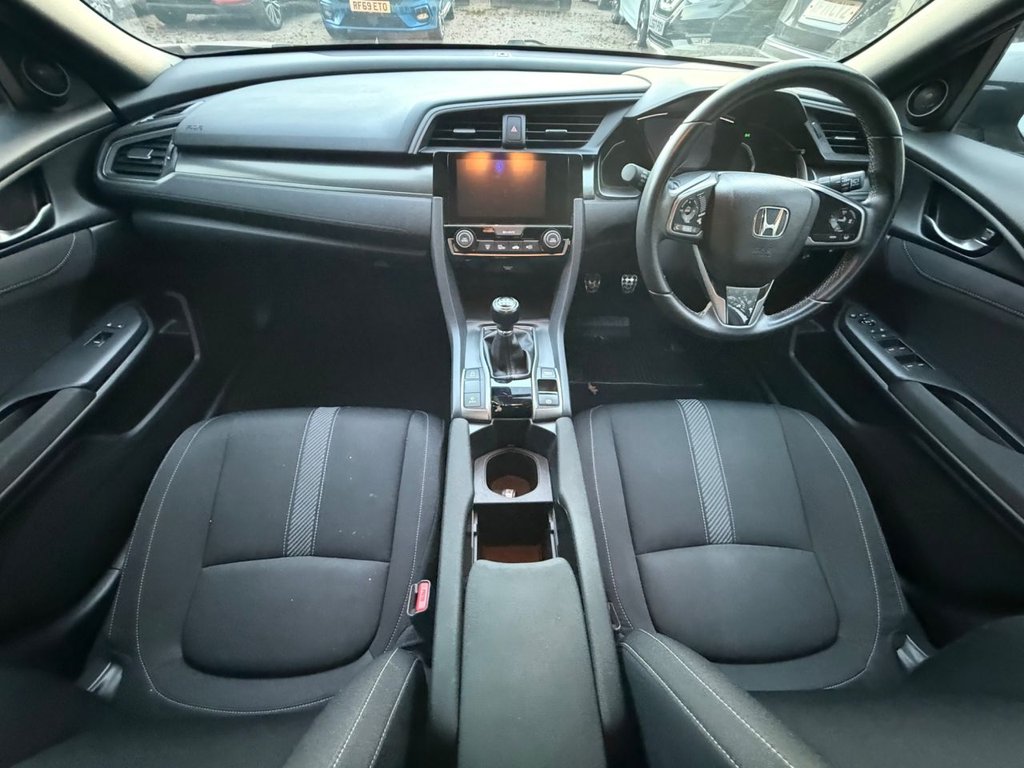 Used Honda Civic 2019 for sale - 76617635: Photo 5