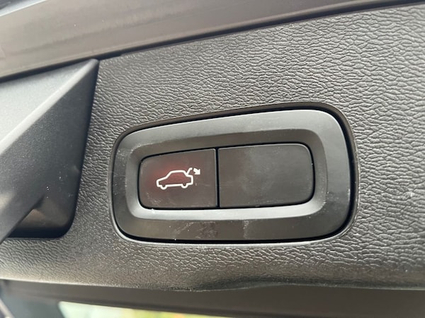 Used Volvo XC60 2018 for sale - 76185406: Photo 15