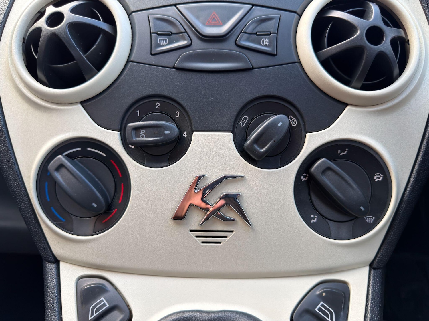 Used Ford Ka 2010 for sale - 76988123: Photo 24