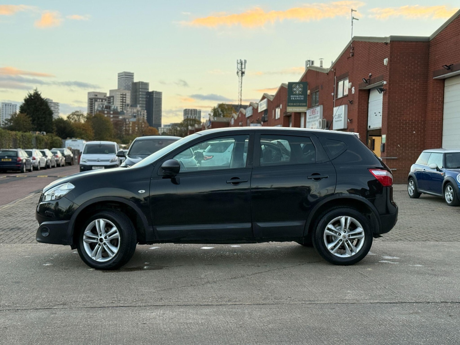 Used Nissan Qashqai 2010 for sale - 76457760: Photo 17