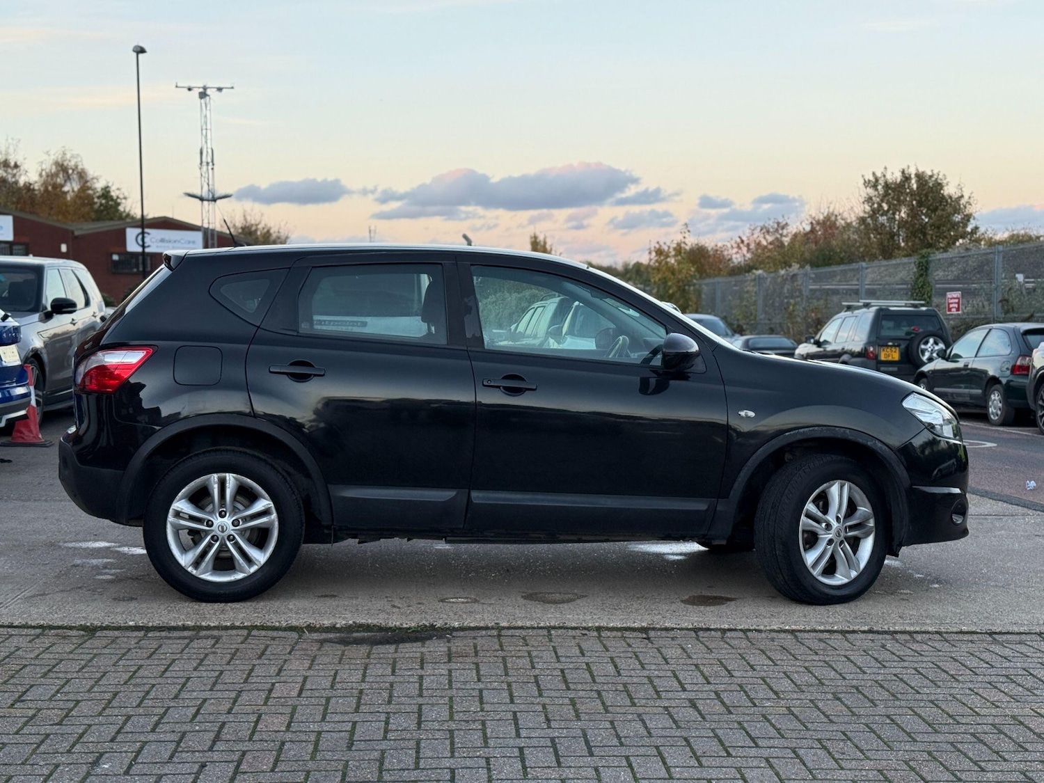 Used Nissan Qashqai 2010 for sale - 76457760: Photo 7