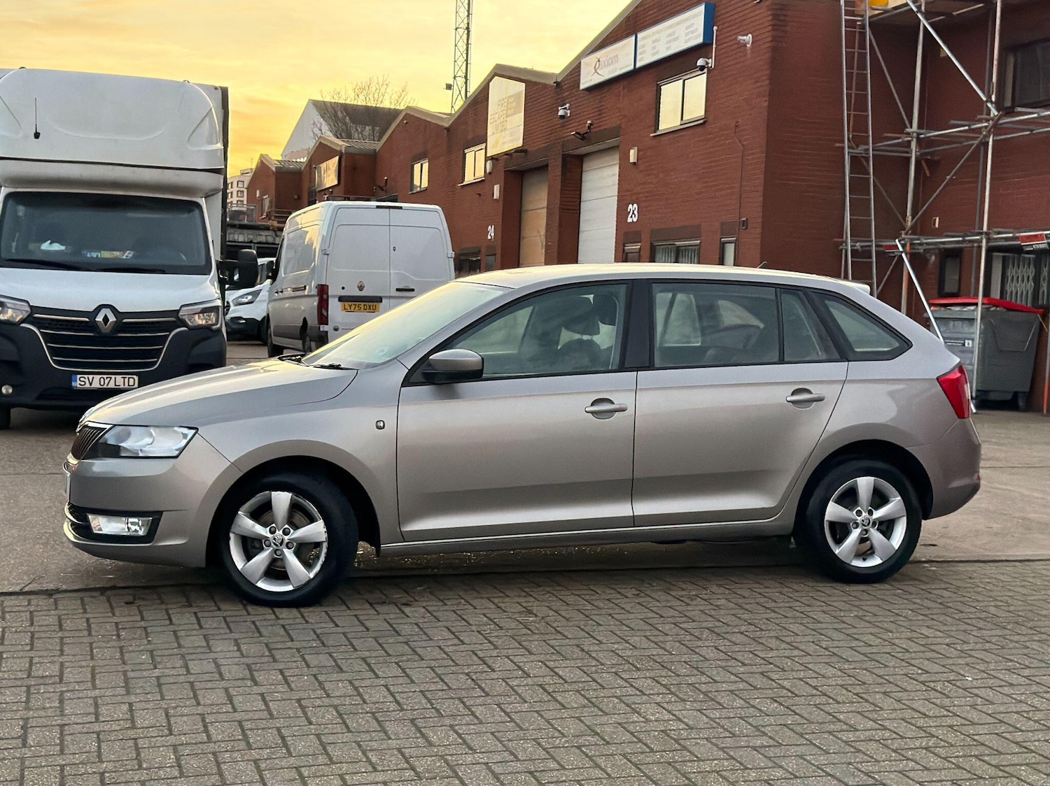 Used Skoda Rapid Spaceback 2014 for sale - 76942521: Photo 15